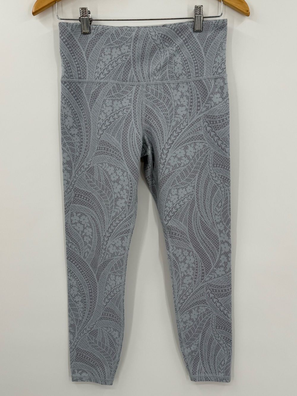 Athleta Elation Textured Tight Capri Legging | Dreamweaver Blue Star | Medium